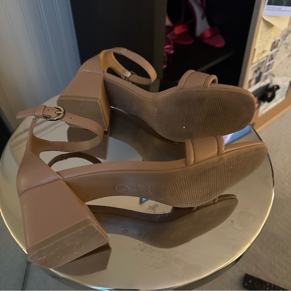 Time & Tru Nude Block Heels - Picture 4 of 8